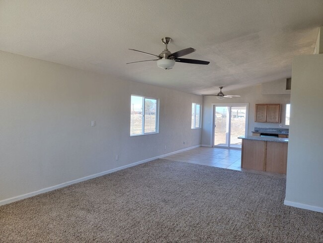 Building Photo - For Rent – 3 Bed / 2 Bath Single Family Ho...