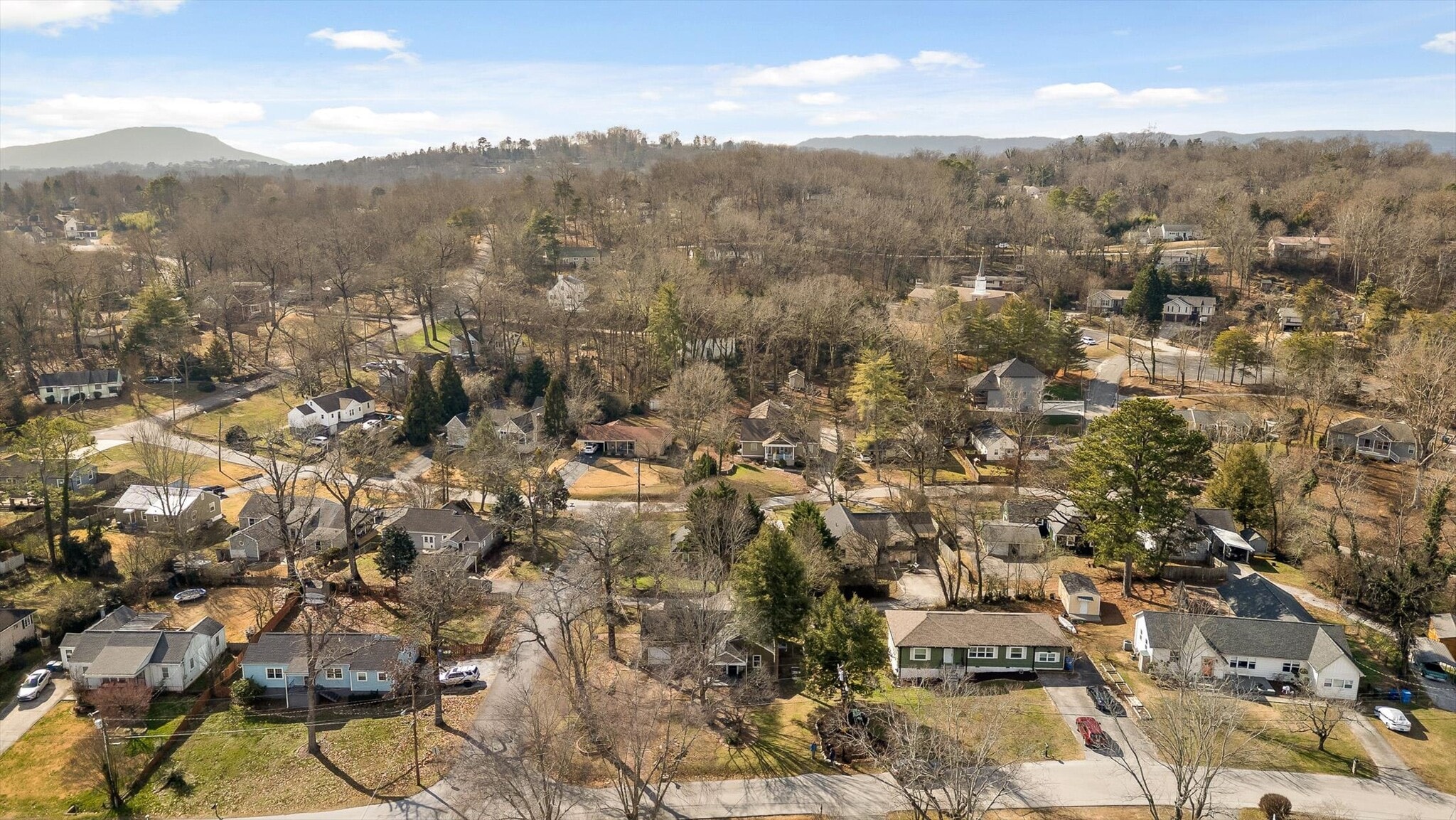 Building Photo - 844 Linden Hall Rd