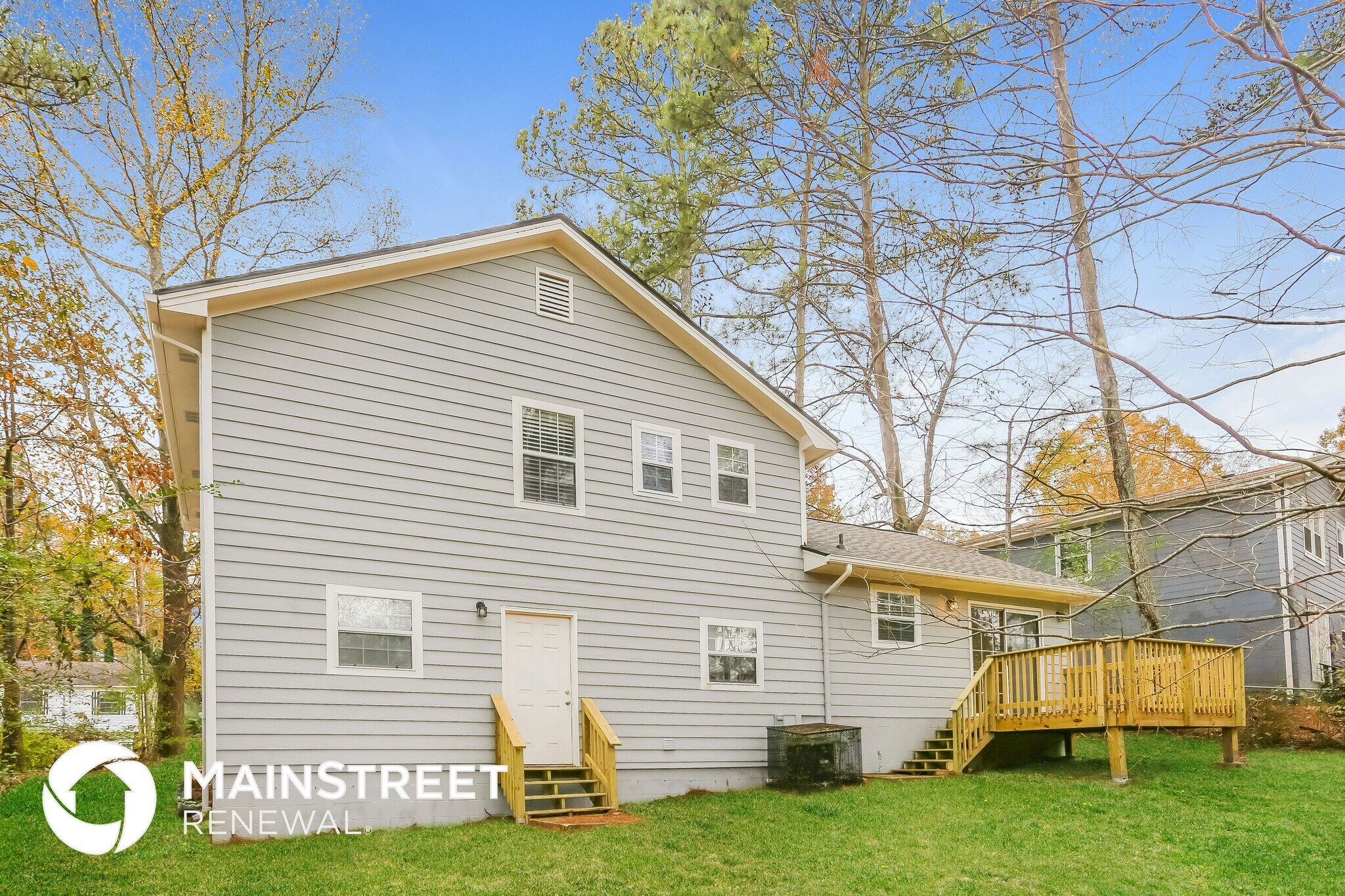Building Photo - 2453 Crestdale Cir SE