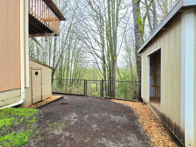 Building Photo - Spacious Home in Lake Stevens Available Now!  Pet Friendly