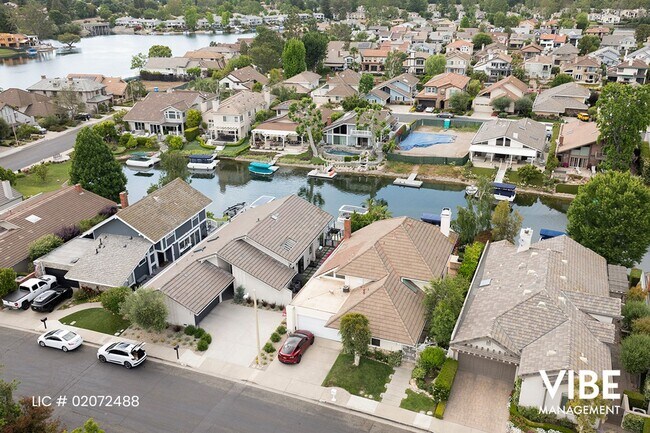 Building Photo - Gorgeous GUARD GATED Westlake Island 3+3 h...