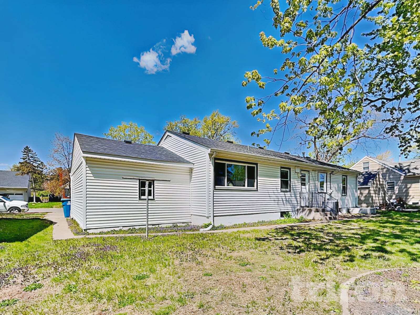 Building Photo - 7333 Harriet Ave