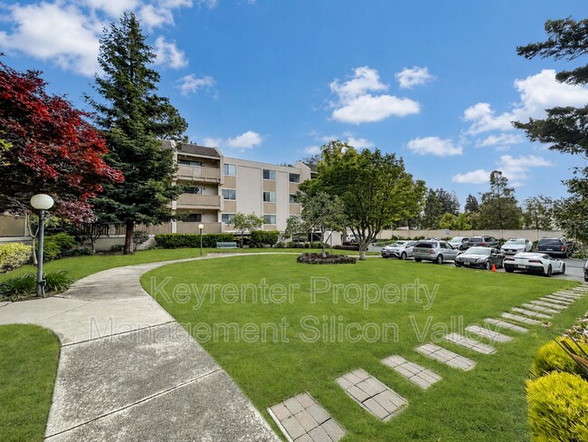 Building Photo - 400 Ortega Ave