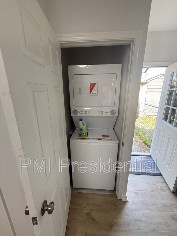 Building Photo - 1310 N 34th St