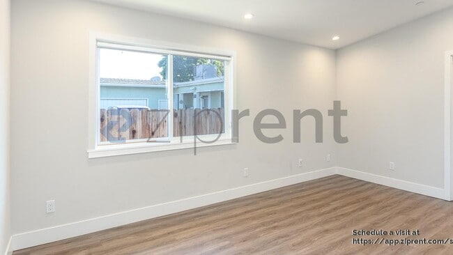 Building Photo - 1339 Camellia Dr