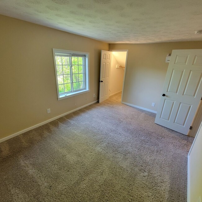 Building Photo - 4/2 Bungalow in Algood City Limits