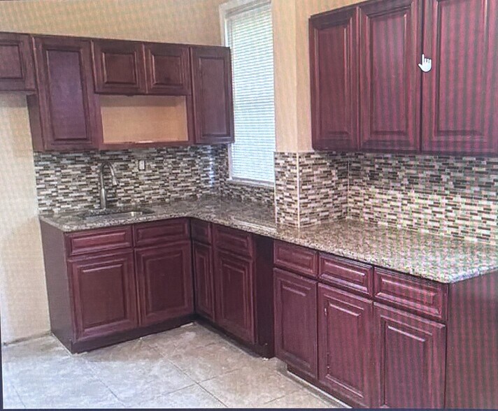 Building Photo - 375 6th Ave W