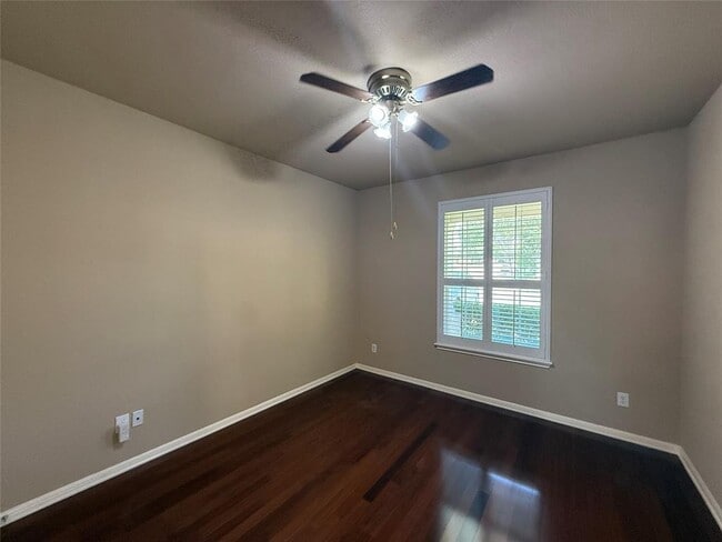 Building Photo - 9301 Castle Pines Dr