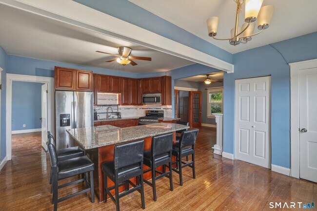 Building Photo - 44-46-46 Perry Hill Rd