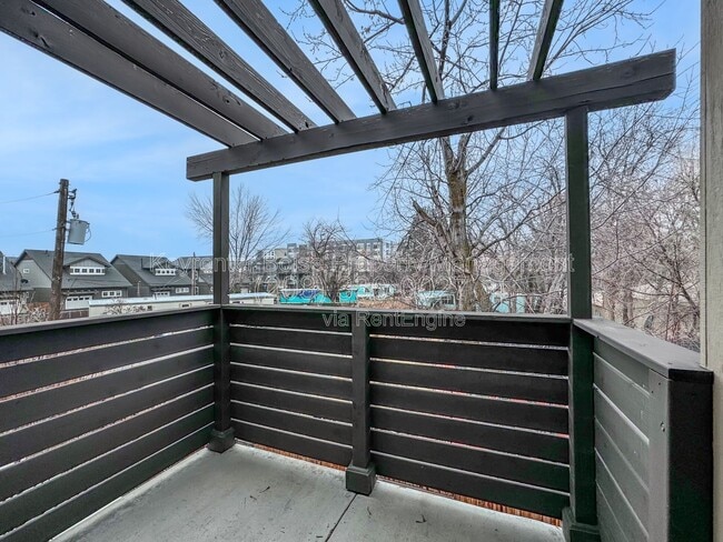 Building Photo - 4265 N Reed Ln