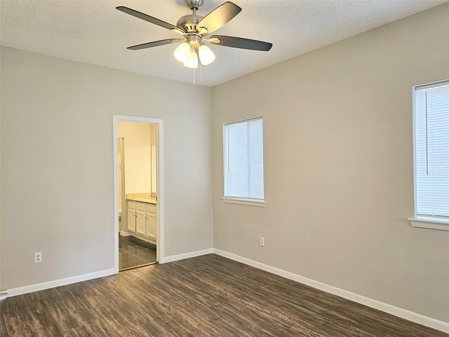 Building Photo - 6103 Wolfboro Dr