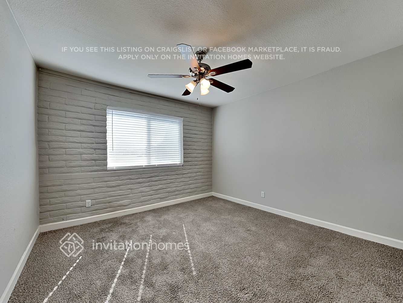 Building Photo - 1524 E Alameda Dr