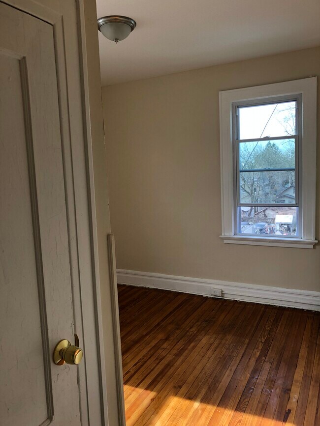 580 Lyons Avenue, Unit 6 580 Lyons Ave Irvington NJ 07111 Apartment