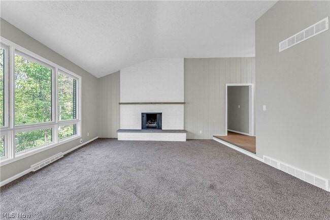 Building Photo - 1183 Romayne Dr