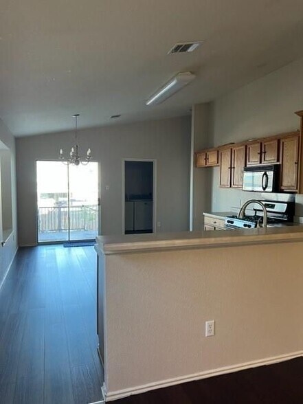 Building Photo - 14921 Lipton Ln