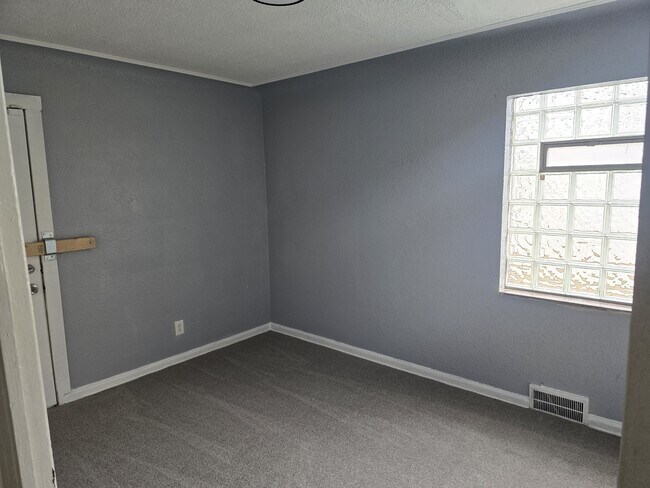 Building Photo - 5026 Philip St