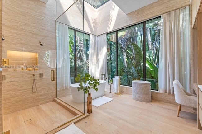 Building Photo - 1510 W 23rd St