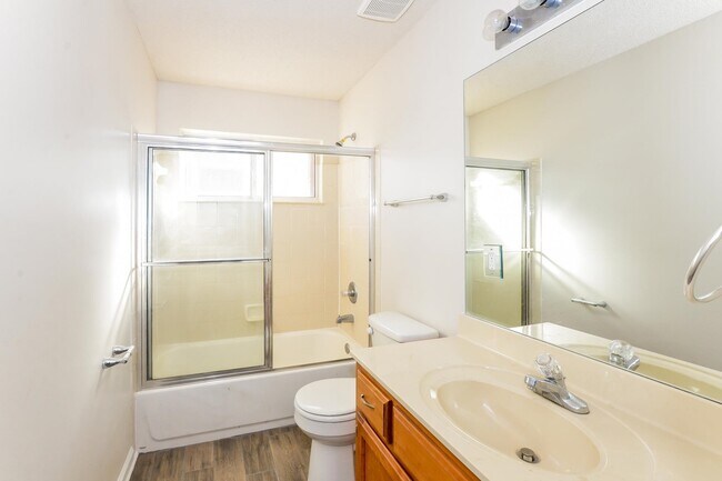 Building Photo - 4520 L & N Ave