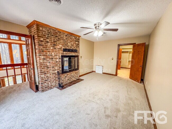 Building Photo - 1228 Forest Acres Dr