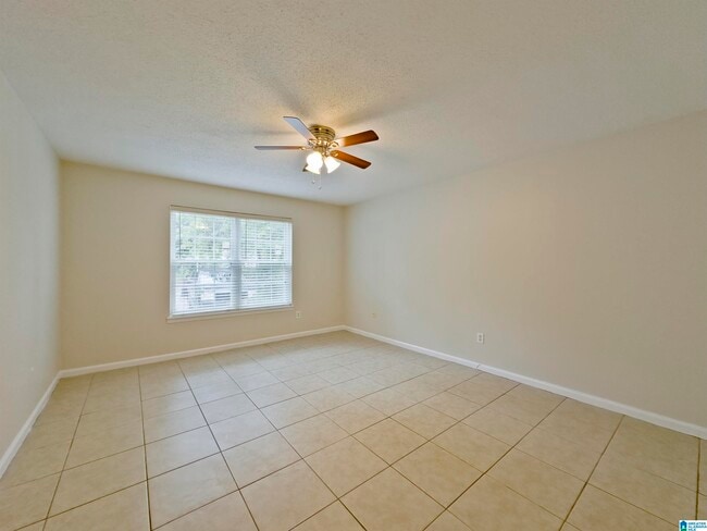 Building Photo - 3229 Westbrook Dr