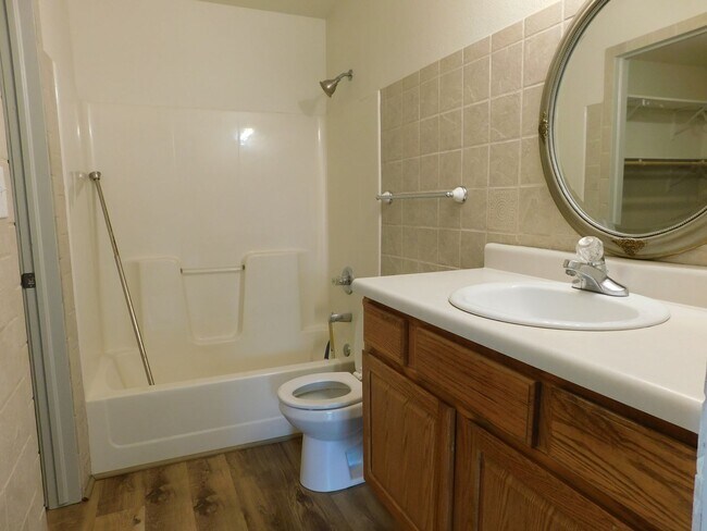 Building Photo - Recent Remodel