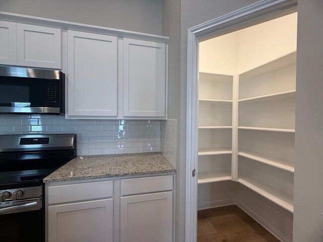 Building Photo - Come and See for Yourself Why Emma Park is...