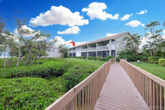 Building Photo - 88 N Lakeshore Dr