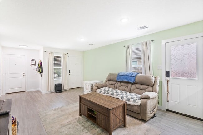 Building Photo - 3 Bedroom/2 Bath WaterWheel Subdivision