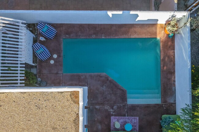 Building Photo - 53980 Avenida Mendoza