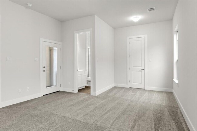 Building Photo - 200 Castlefields St