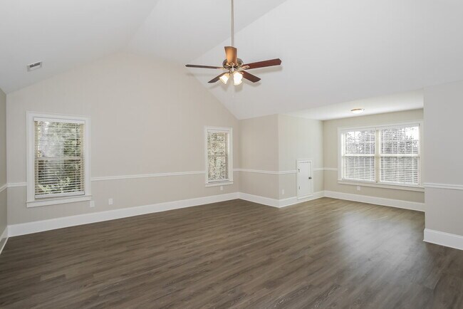 Building Photo - 3141 Oakmont Dr