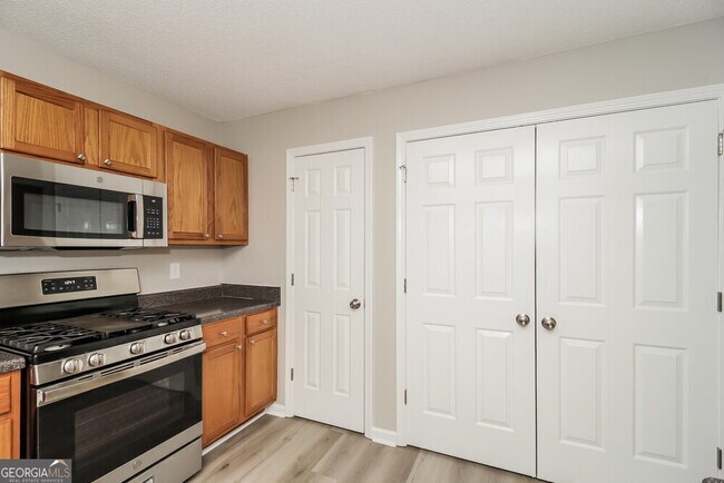 Building Photo - 4270 Reserve Hill Crossing