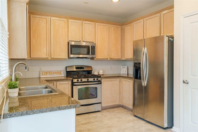 Building Photo - 2 Mystic Glade Ct