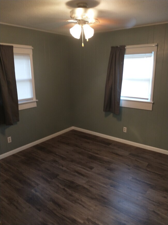 Building Photo - 303 W Wernsing Ave