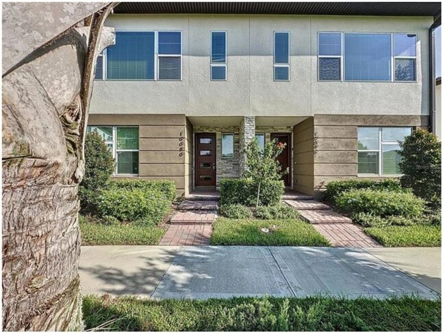 Building Photo - 10090 Sunnifa Aly