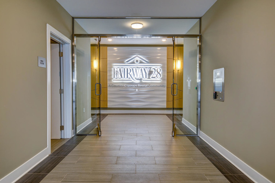 Entrance - Fairway 28