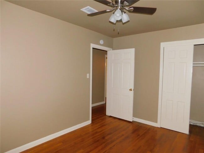 Building Photo - 1400 Berkshire Dr