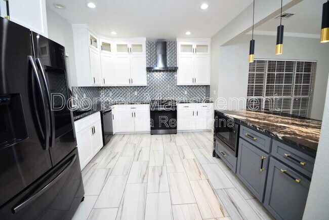 Building Photo - 9512 E 78th Pl