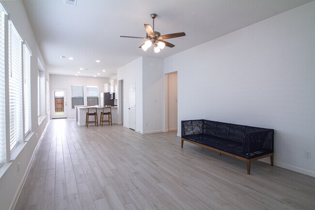 Building Photo - 9024 Winding Crk Dr