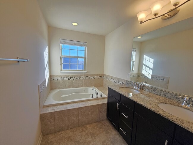 Building Photo - 136 Middleby Way