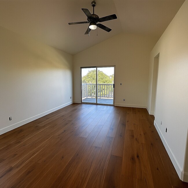 Building Photo - 8704 Mesa Oak Dr