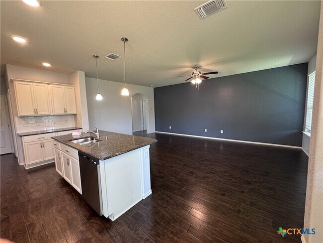 Building Photo - 1310 Stonewall Ridge