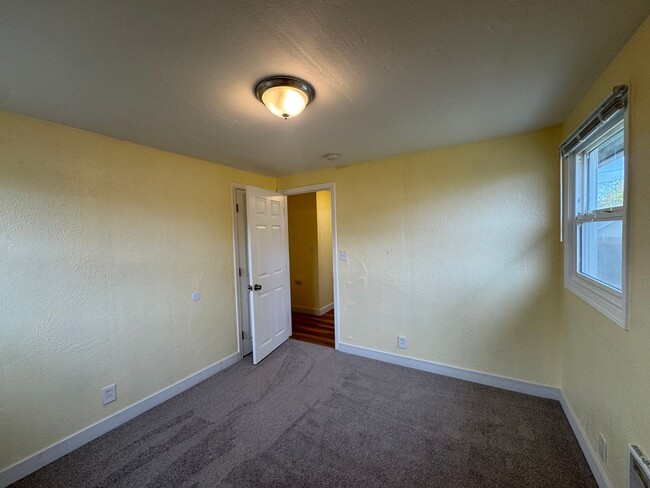 Building Photo - Charming Tacoma Home with Fireplace & Detached Shop