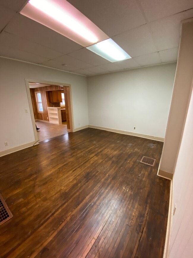 Building Photo - 705 E Montgomery St