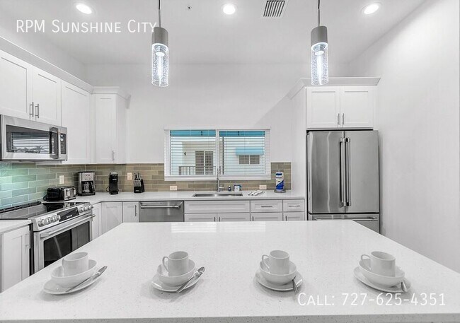 Building Photo - 15405 Gulf Blvd