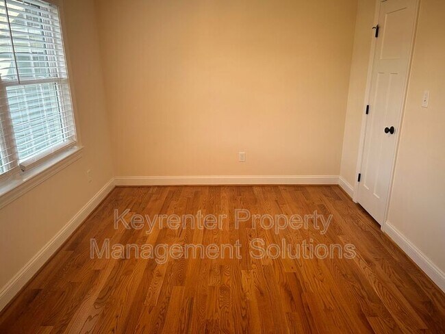 Building Photo - 18 Spring View Dr