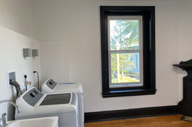 Building Photo - Merchants Lofts VI