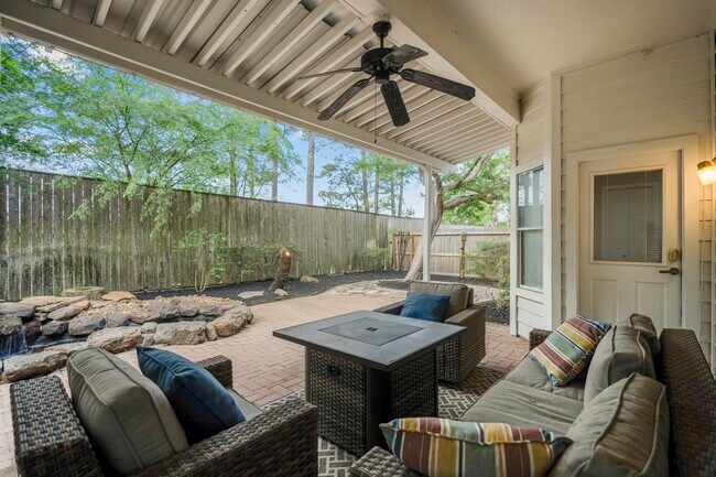 Building Photo - 9631 Bavaria Dr