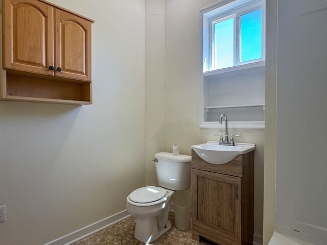 Building Photo - 1014 Hamilton Ave