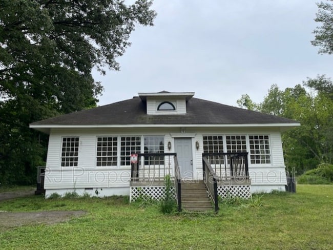Primary Photo - 8457 E Kerrville Rosemark Rd